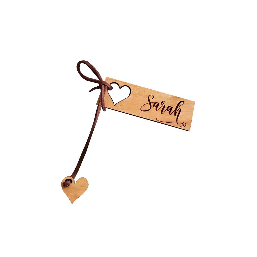 Marque-place porte-nom serviette bois coeur personnalisable logo prénom nom évènements réceptions mariages anniversaires fêtes durable - lebois-eco.com