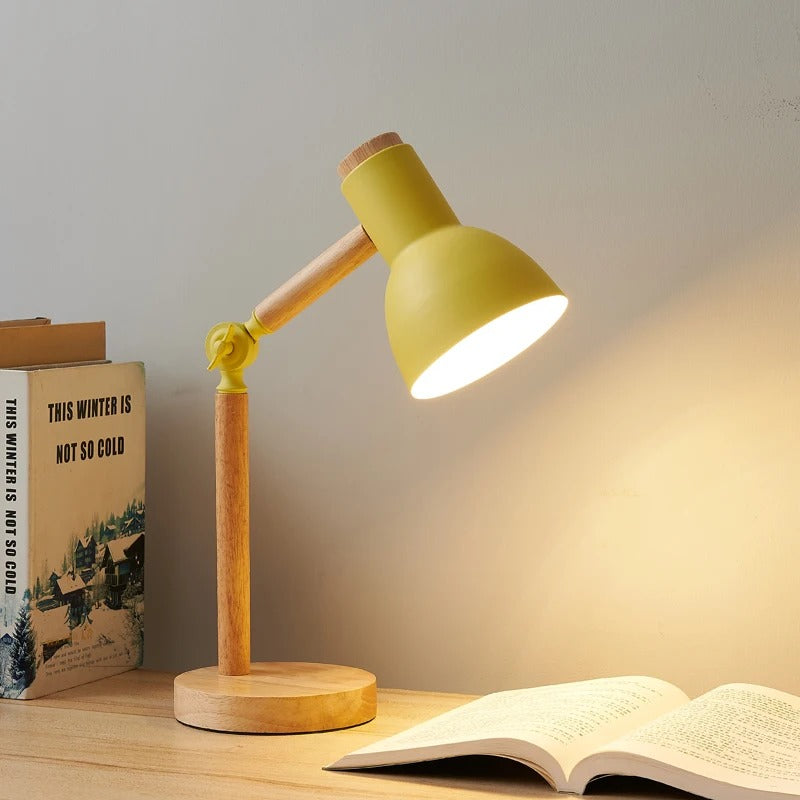 Lampe de bureau en bois style scandinave avec abat-jour élégant