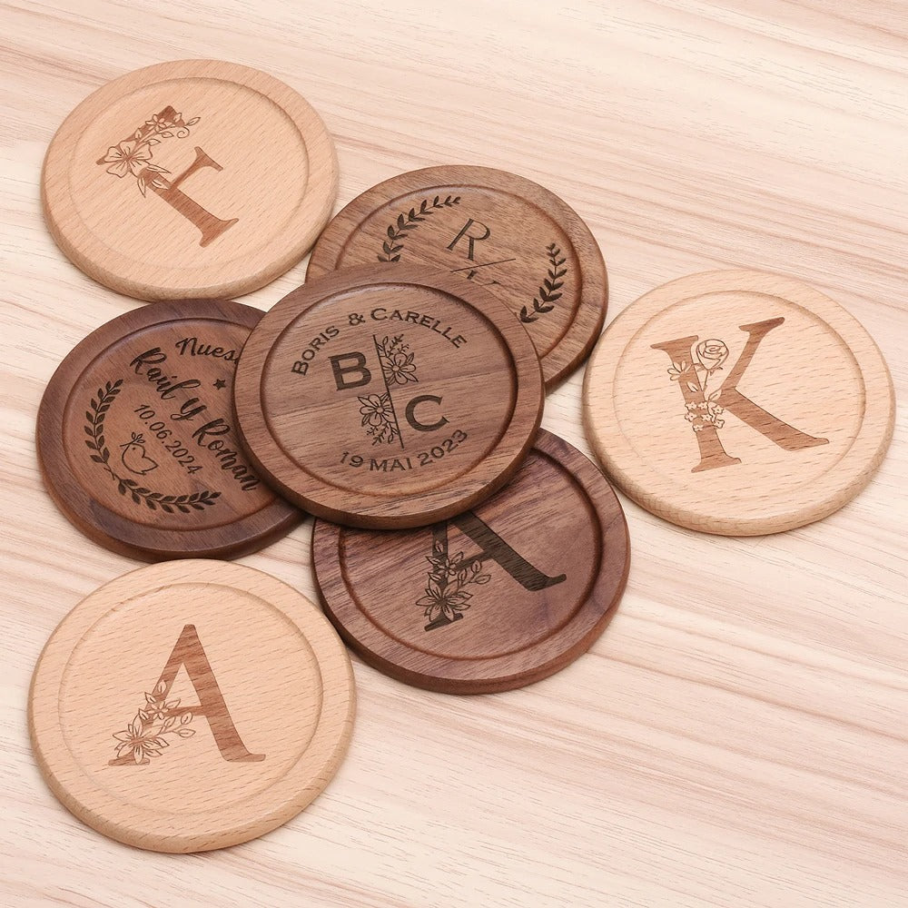 Sous-verres artisanaux en bois personnalisés – accessoires de table raffinés.