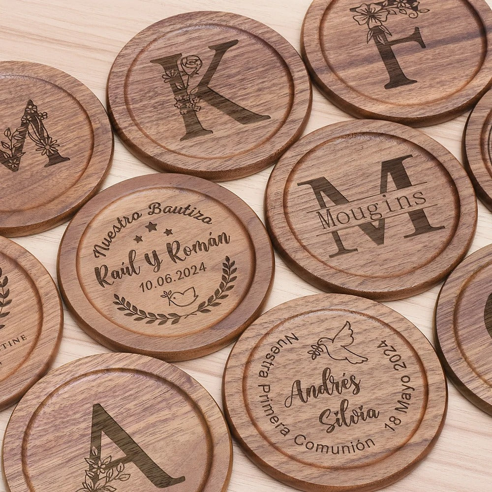 Sous-verres en bois naturel personnalisés – set de 6 pièces élégantes pour décoration de table.
