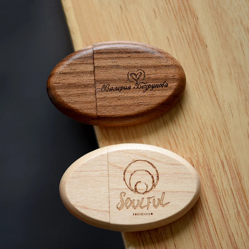 Clé usb ovale bois noyer érable personnalisable logo texte cadeaux promotion entreprise mariage photographe goodies durable - lebois-eco.com