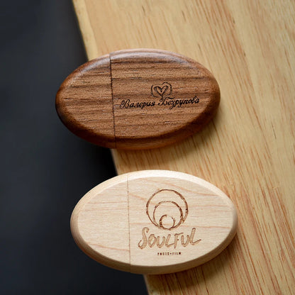 Clé usb ovale bois noyer érable personnalisable logo texte cadeaux promotion entreprise mariage photographe goodies durable - lebois-eco.com