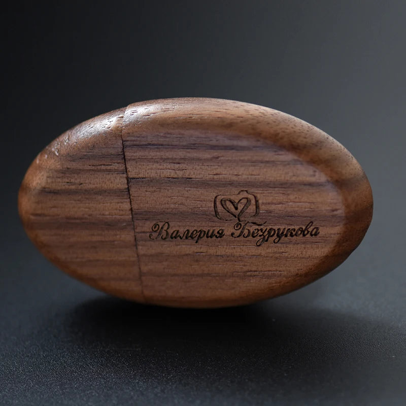 Clé usb ovale bois noyer érable personnalisable logo texte cadeaux promotion entreprise mariage photographe goodies durable - lebois-eco.com