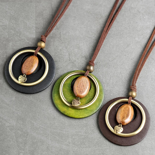 Collier pendentif bois bijou femme fève style bohème rustique moderne élégant vintage cadeau anniversaire mariage écologique durable - lebois-eco.com