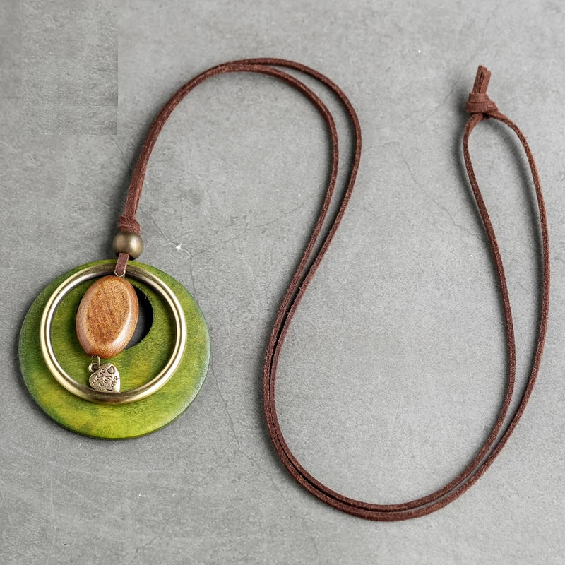 Collier pendentif bois bijou femme fève style bohème rustique moderne élégant vintage cadeau anniversaire mariage écologique durable - lebois-eco.com