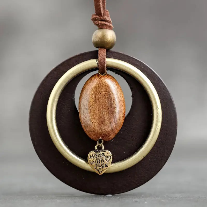 Collier pendentif bois bijou femme fève style bohème rustique moderne élégant vintage cadeau anniversaire mariage écologique durable - lebois-eco.com
