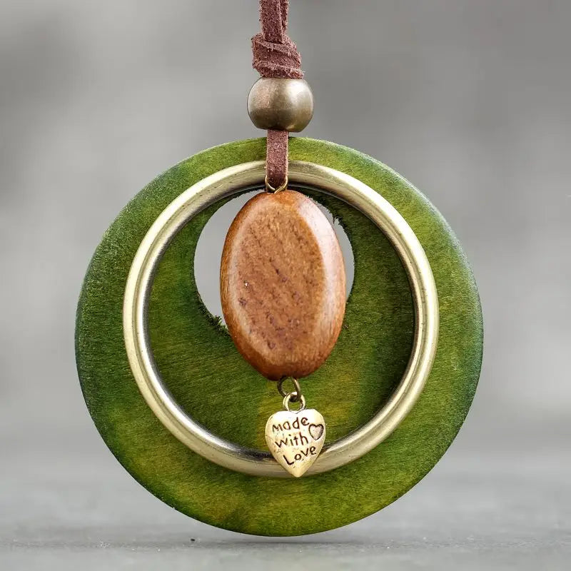 Collier pendentif bois bijou femme fève style bohème rustique moderne élégant vintage cadeau anniversaire mariage écologique durable - lebois-eco.com