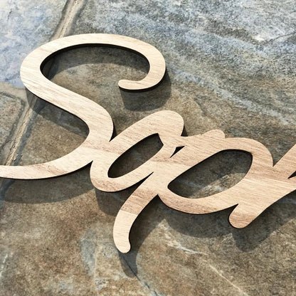 Logo bois personnalisable nom prénom découpe laser custom chambre enfant entreprise cadeau noël mariage art déco écologique renouvelable durable - lebois-eco.com