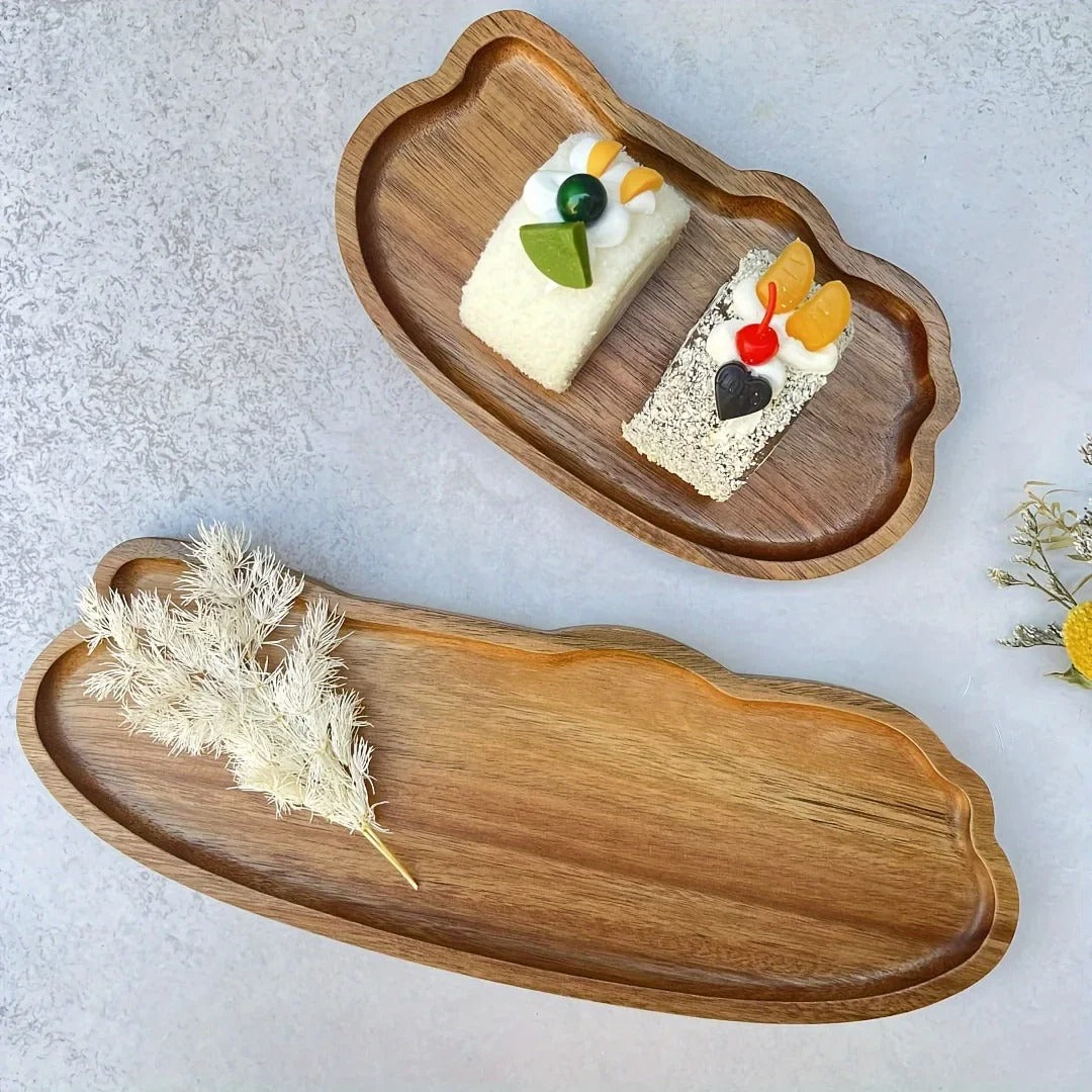 Plateau en bois d'acacia de style japonais avec desserts, idéal pour servir pâtisseries, fruits ou gourmandises avec élégance.