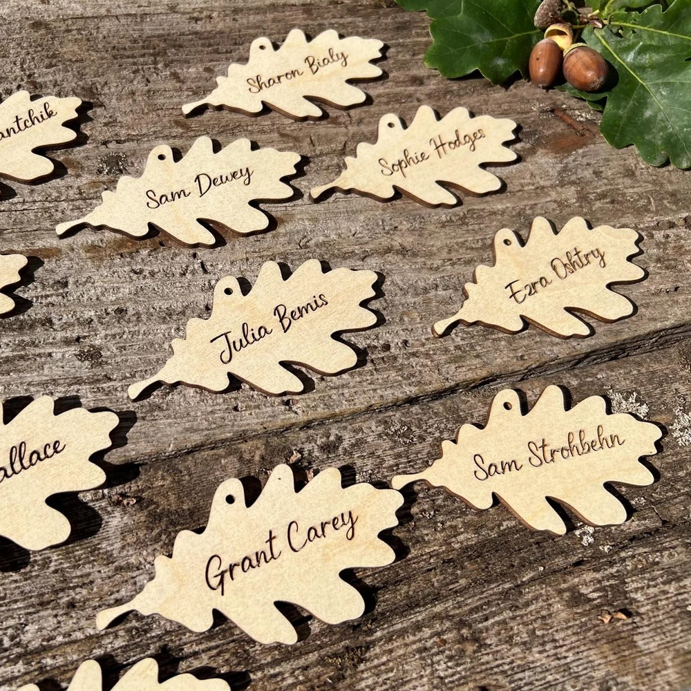 Marque-place en bois personnalisé avec prénom et date pour mariage décoration de table