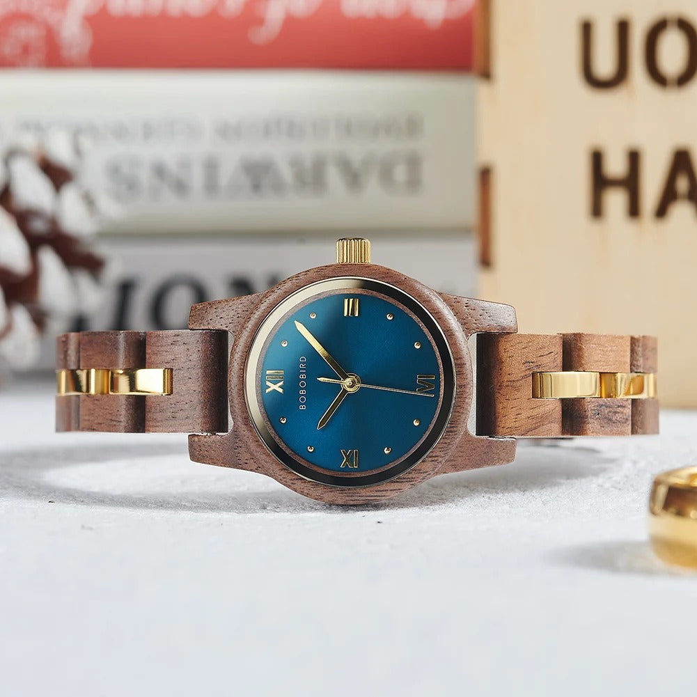 Montre en bois design féminin avec détail doré raffiné