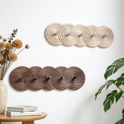 Porte-manteau mural design disponible en bois clair et foncé