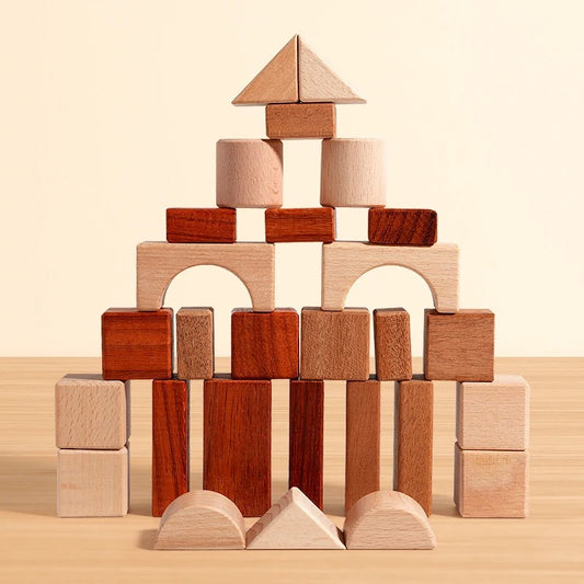 Set de blocs de construction en bois naturel pour enfants, jouet éducatif et créatif.