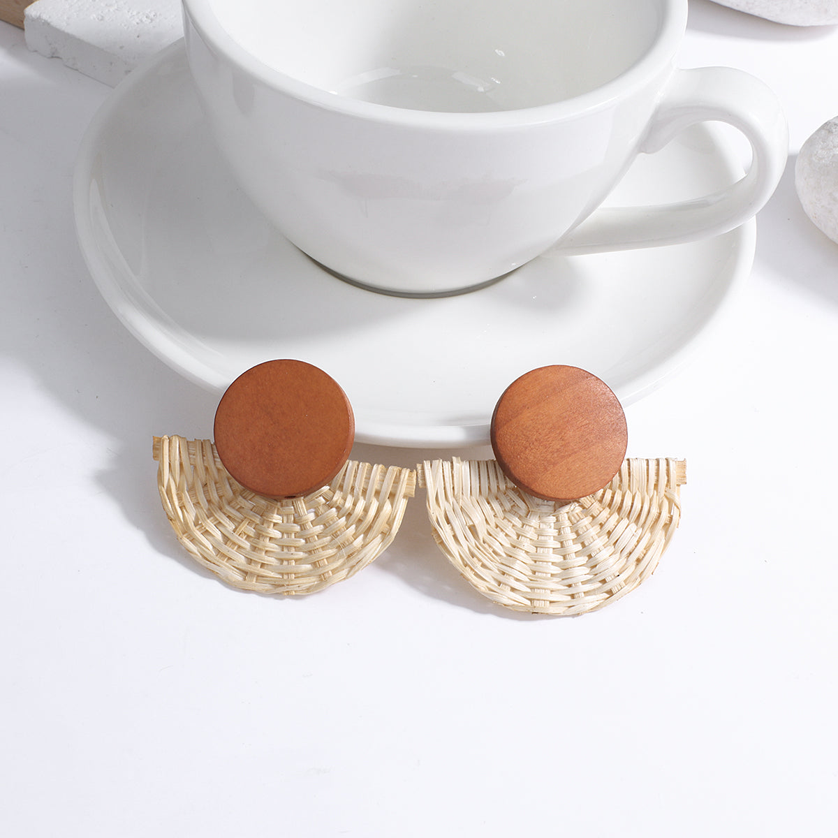 Boucle oreille bois rotin fait main artisanal bohème rétro chic été mode bijoux femme mode beauté fashion vacances cadeau environnement écologique responsable renouvelable - lebois-eco.com