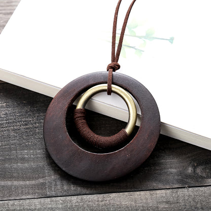 Collier pendentif bois cuir femme bijoux été cadeau chic décontracté élégant beauté mode anneau bohème style vacances écologie environnement renouvelable responsable - lebois-eco.com