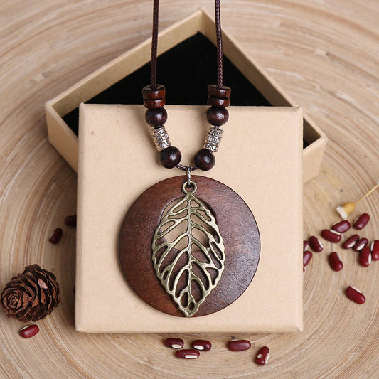 Collier pendentif bois femme feuille bijoux été cadeau chic décontracté élégant beauté mode anneau bohème ethnique style vacances cadeau écologie environnement renouvelable responsable - lebois-eco.com